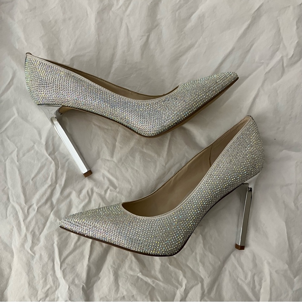Like New - Nine West Tatiana Dress Pumps in Silver Shimmer